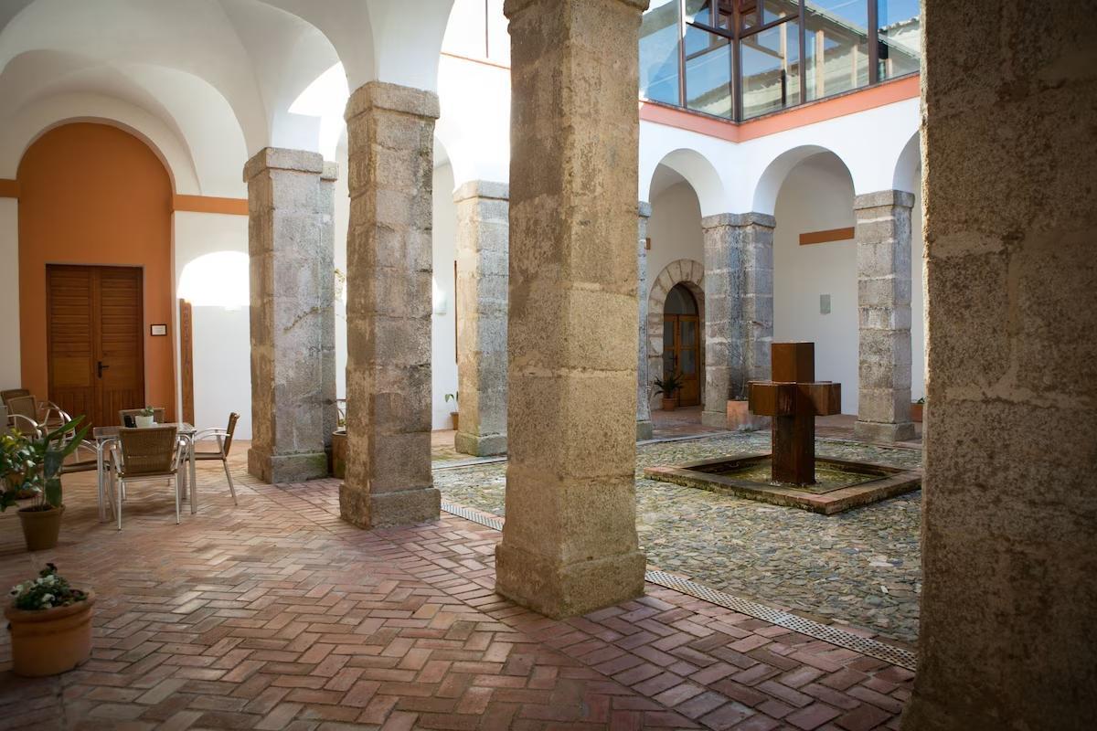 Hotel Convento San Diego Fuentes de León Exterior foto